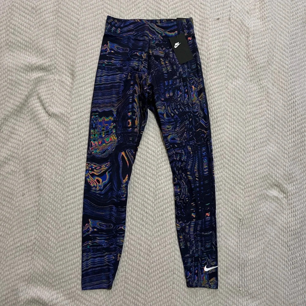 🖤 New Nike Women’s Air Tight Fit High Waisted Leggings🖤 - Picture 3 of 8